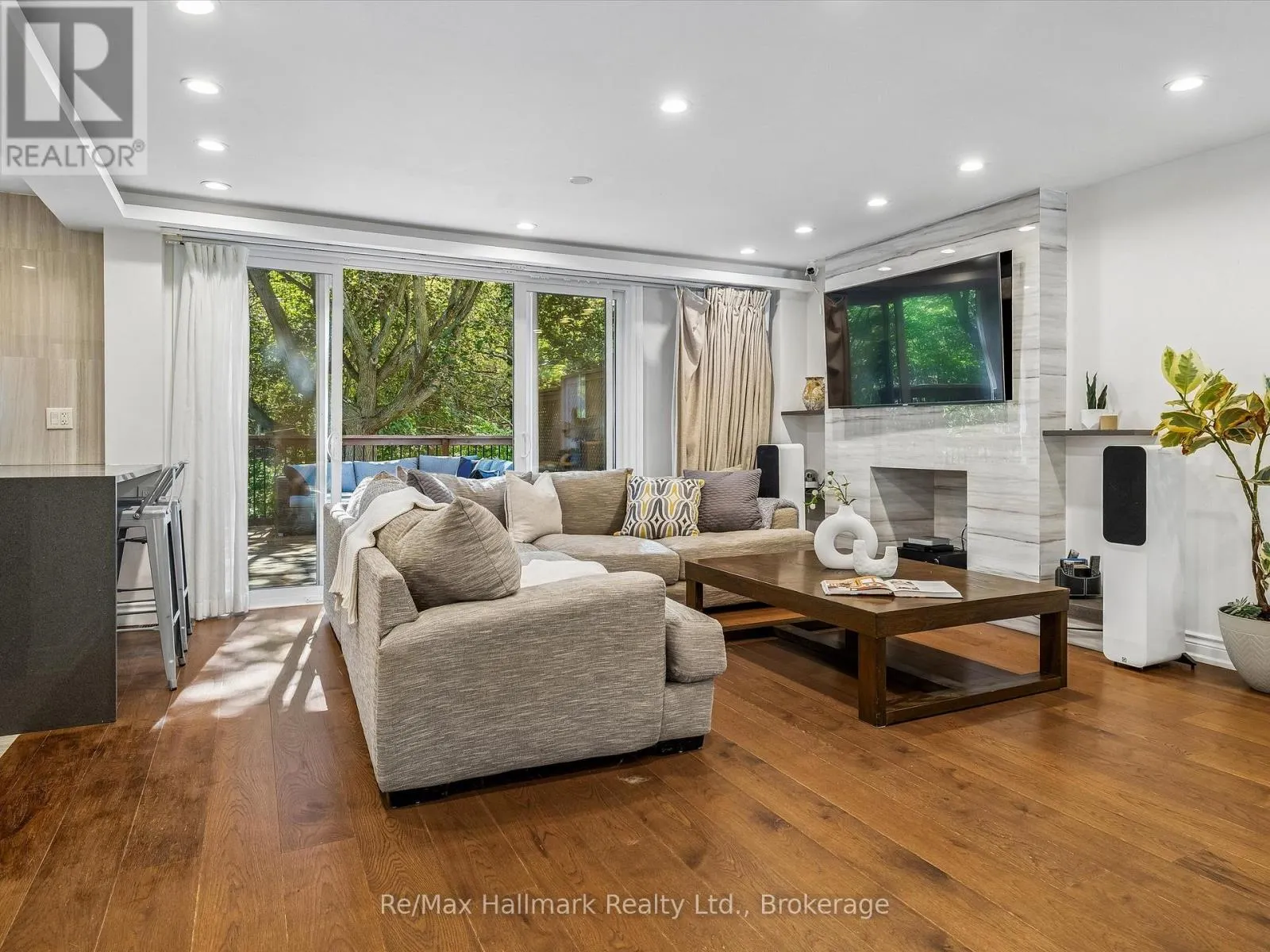 2194 CONSTANCE DRIVE