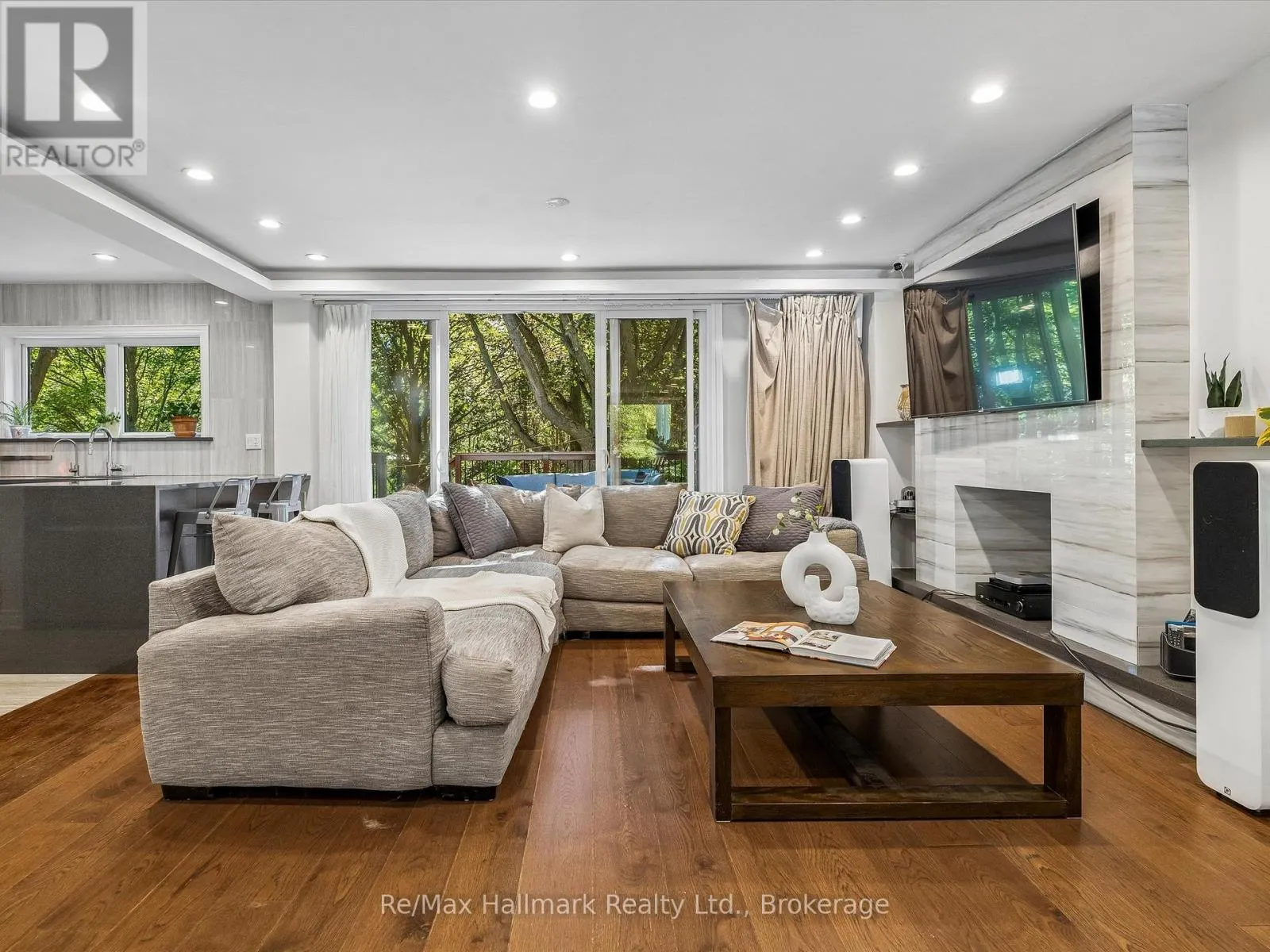 2194 CONSTANCE DRIVE