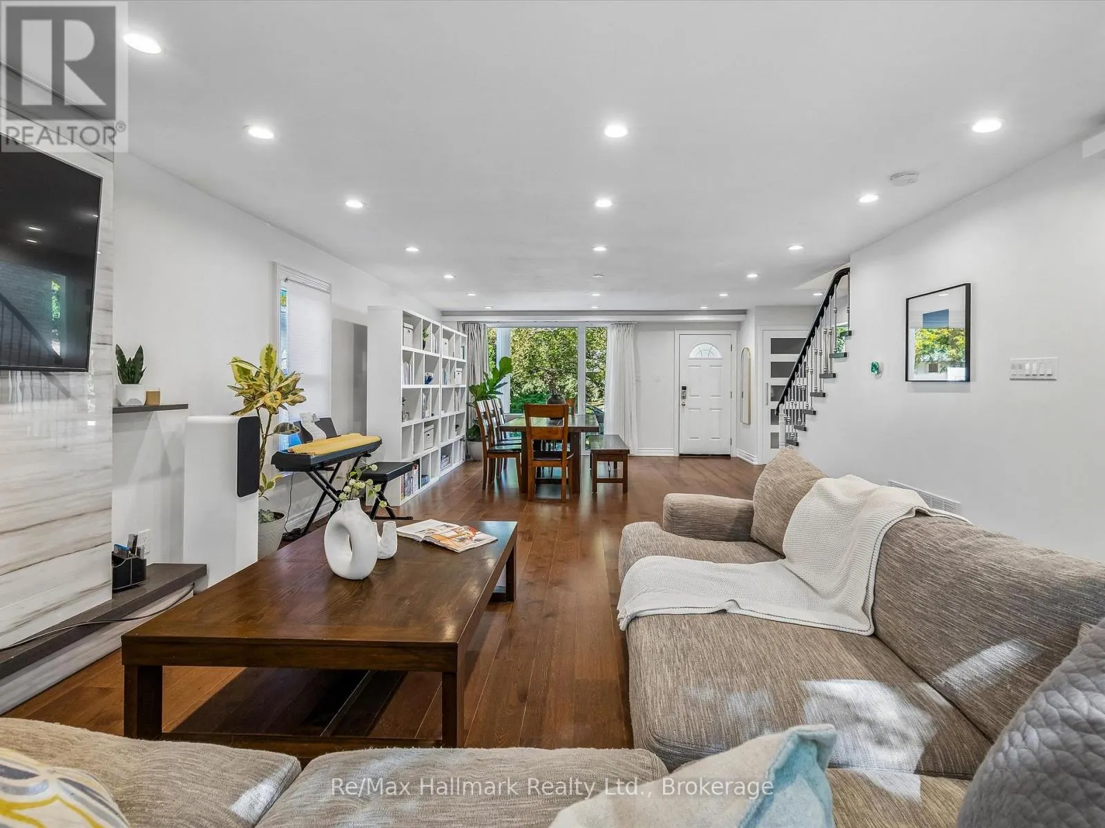 2194 CONSTANCE DRIVE