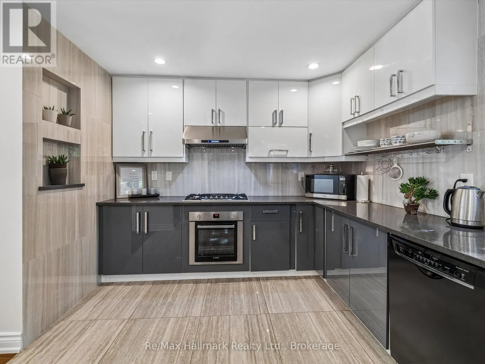 2194 CONSTANCE DRIVE