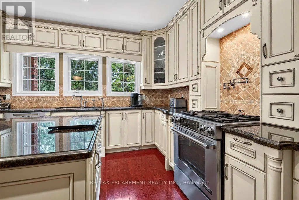 4278 CLUBVIEW DRIVE