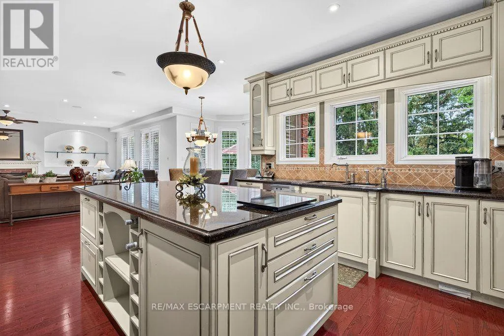 4278 CLUBVIEW DRIVE