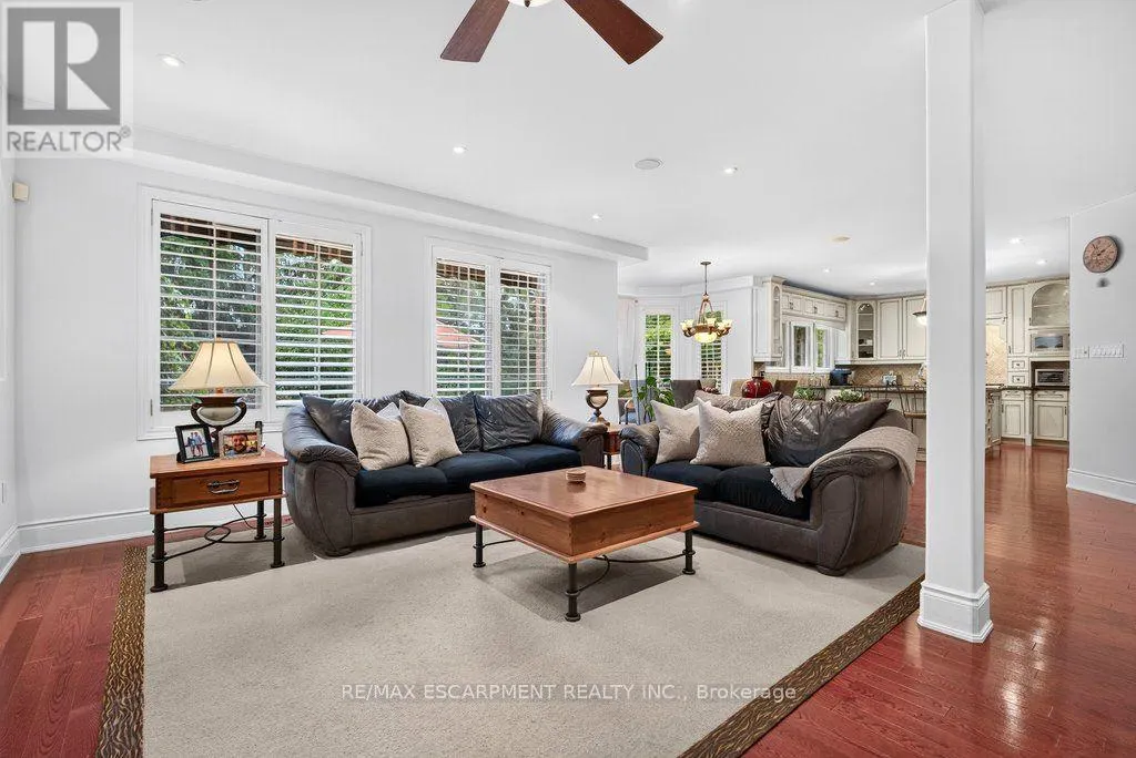 4278 CLUBVIEW DRIVE