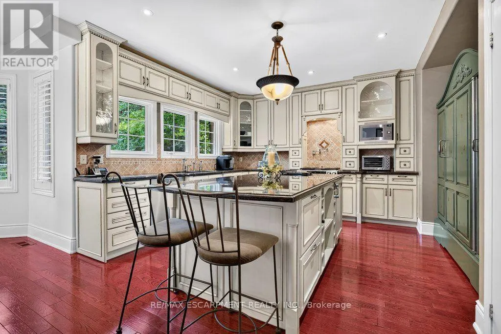 4278 CLUBVIEW DRIVE