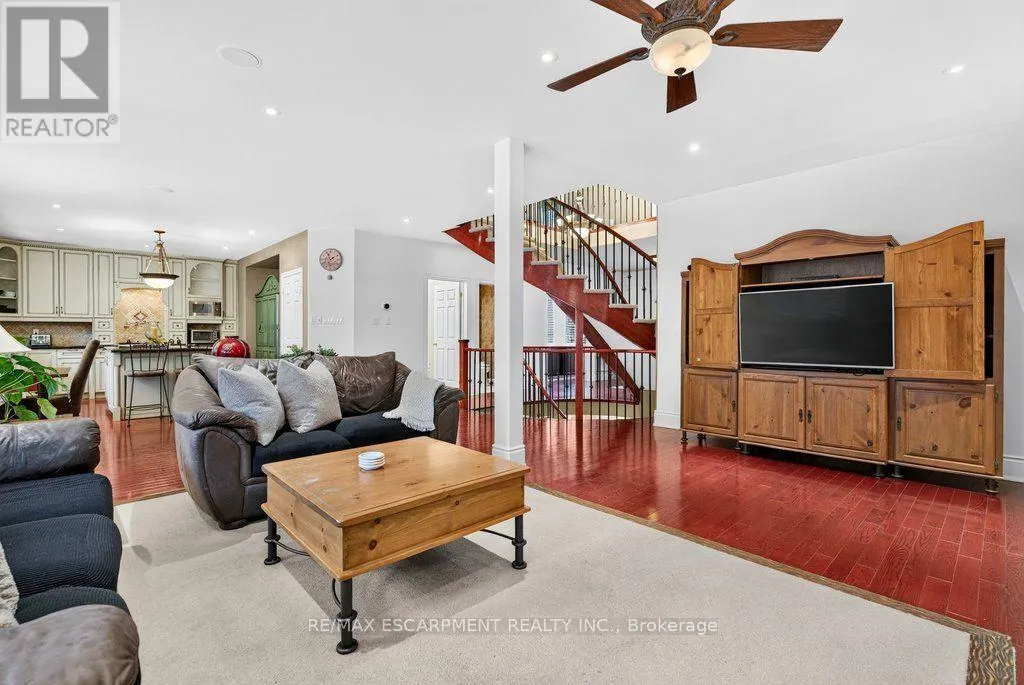 4278 CLUBVIEW DRIVE