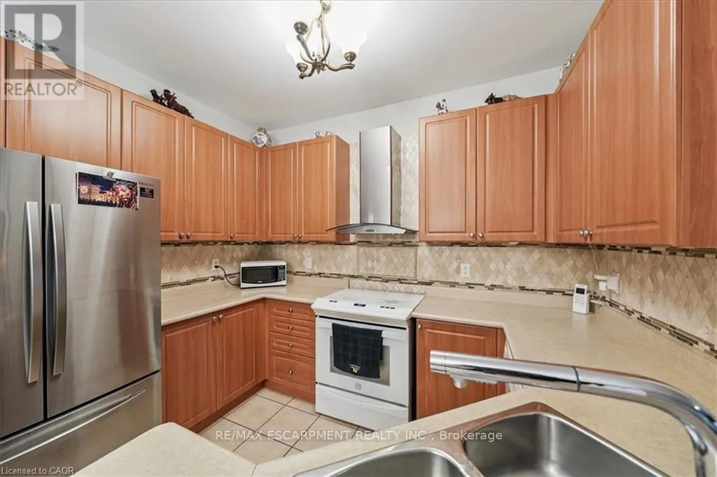 52 MISTYCREEK CRESCENT