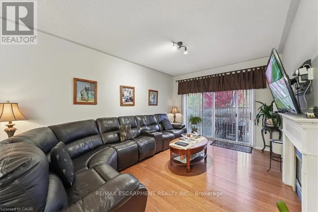 52 MISTYCREEK CRESCENT
