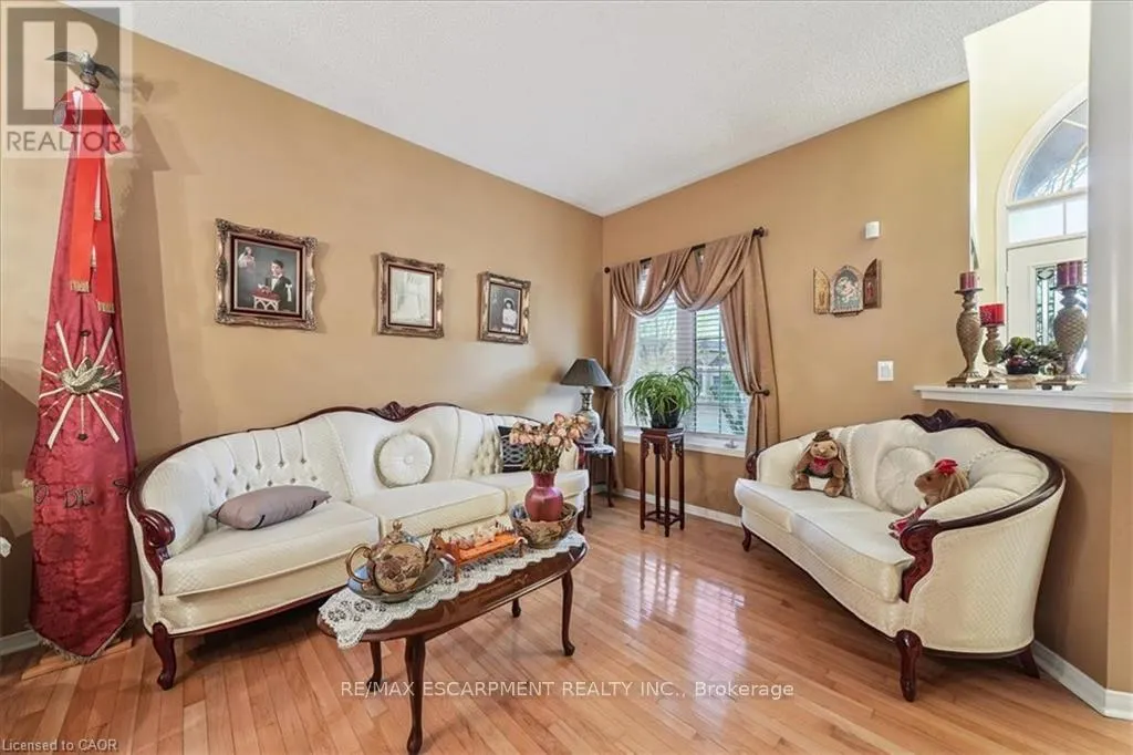 52 MISTYCREEK CRESCENT