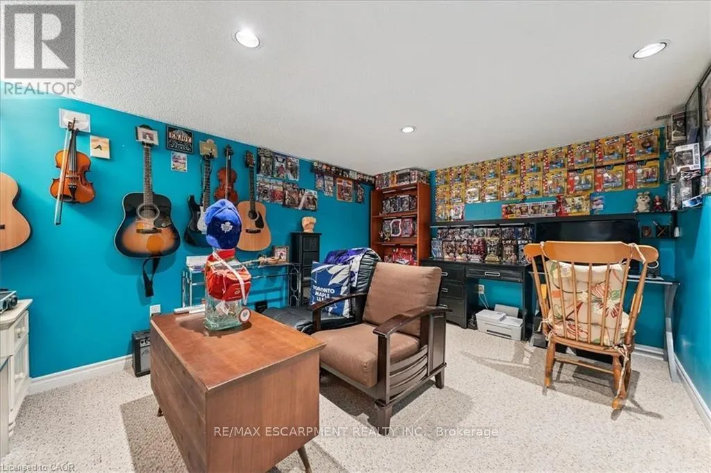 52 MISTYCREEK CRESCENT