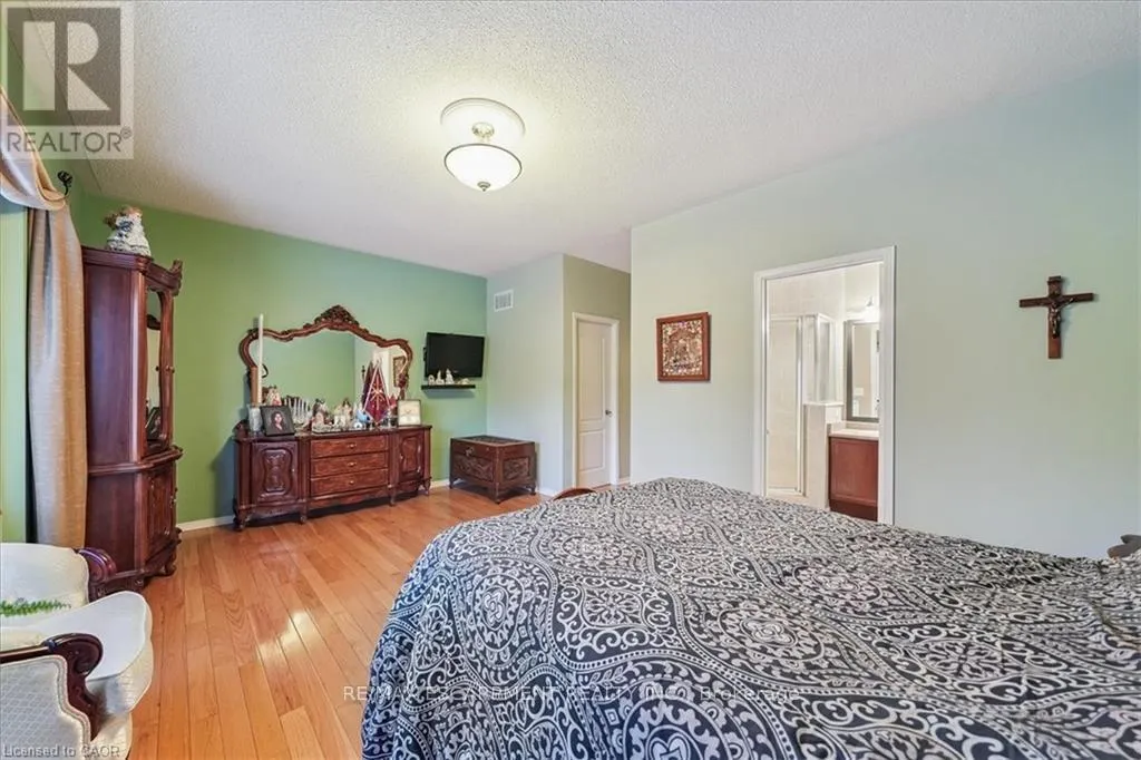 52 MISTYCREEK CRESCENT