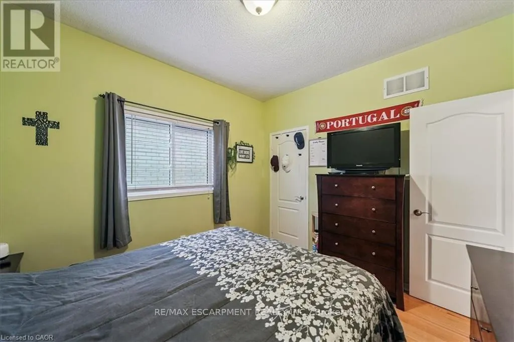 52 MISTYCREEK CRESCENT