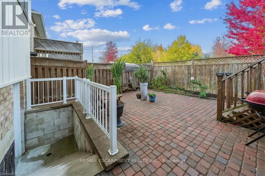 52 MISTYCREEK CRESCENT