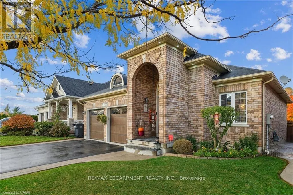 52 MISTYCREEK CRESCENT