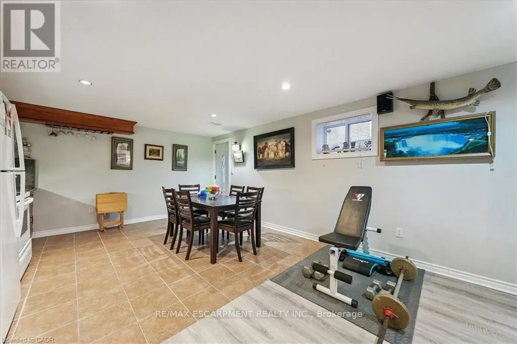 52 MISTYCREEK CRESCENT