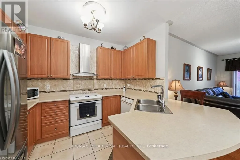 52 MISTYCREEK CRESCENT