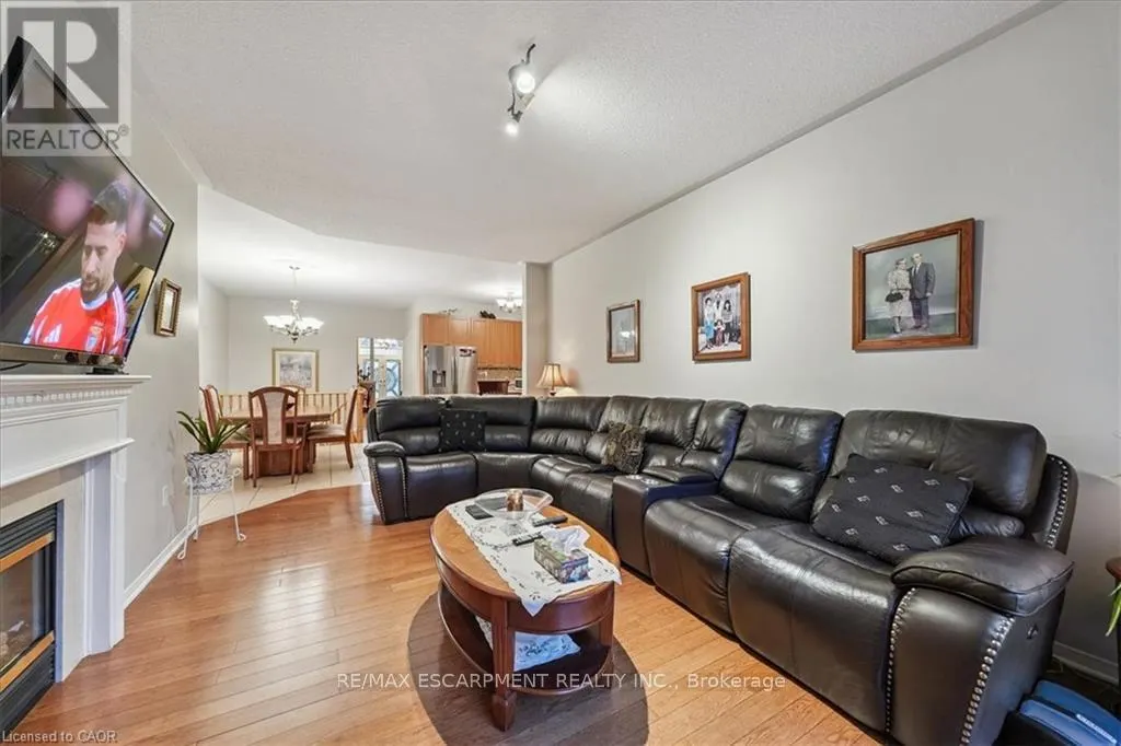 52 MISTYCREEK CRESCENT