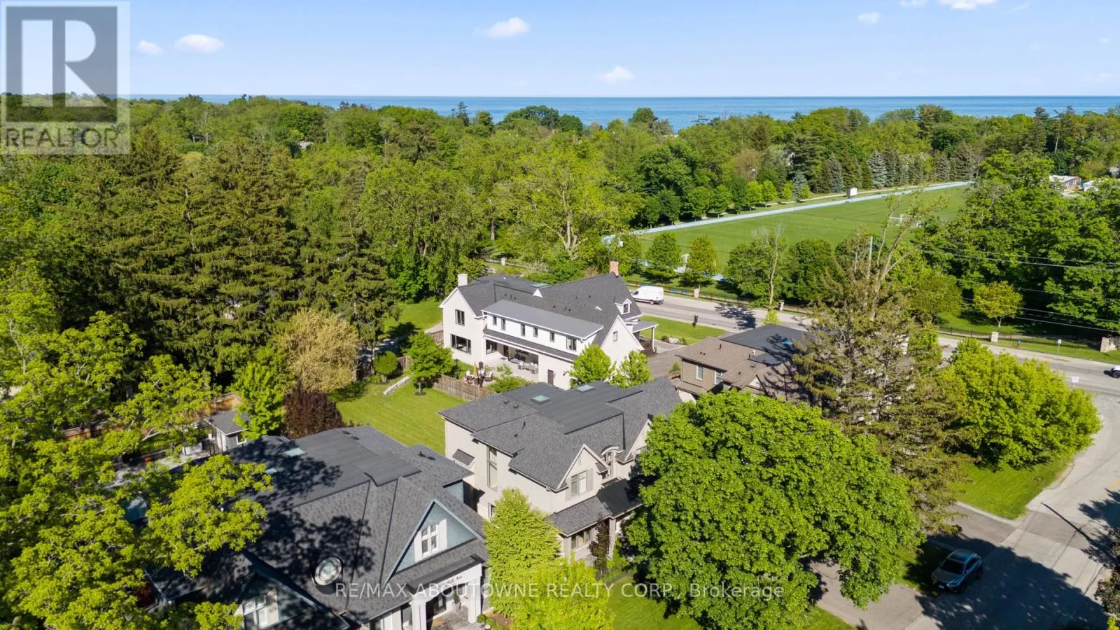 489 LAKESHORE ROAD W