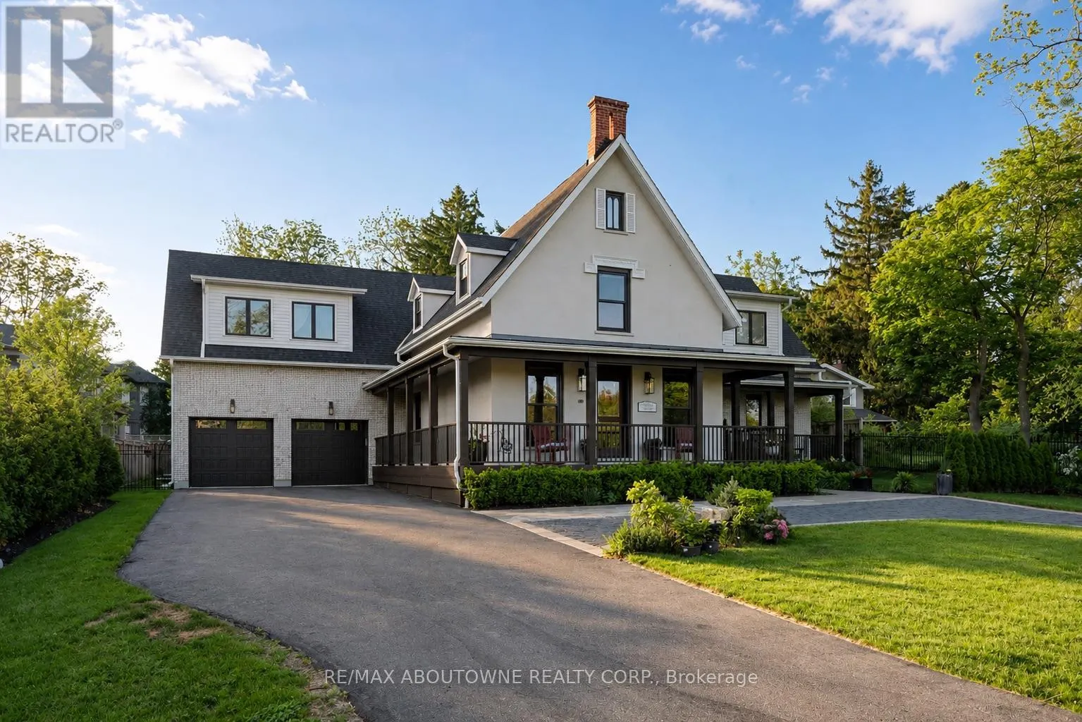 489 LAKESHORE ROAD W