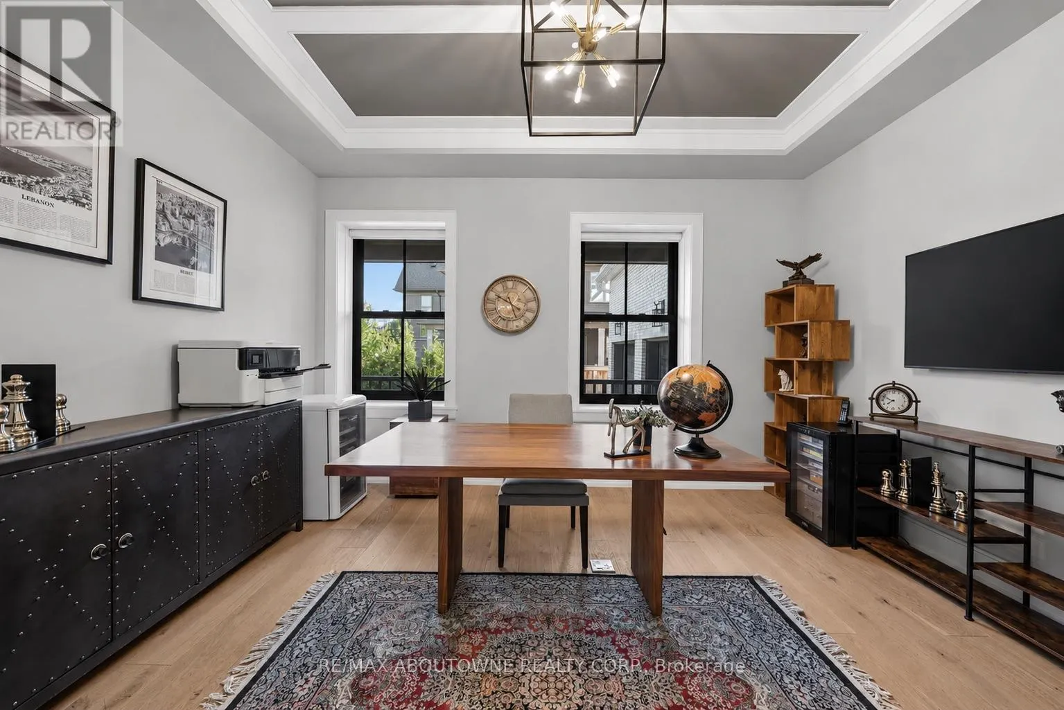 489 LAKESHORE ROAD W