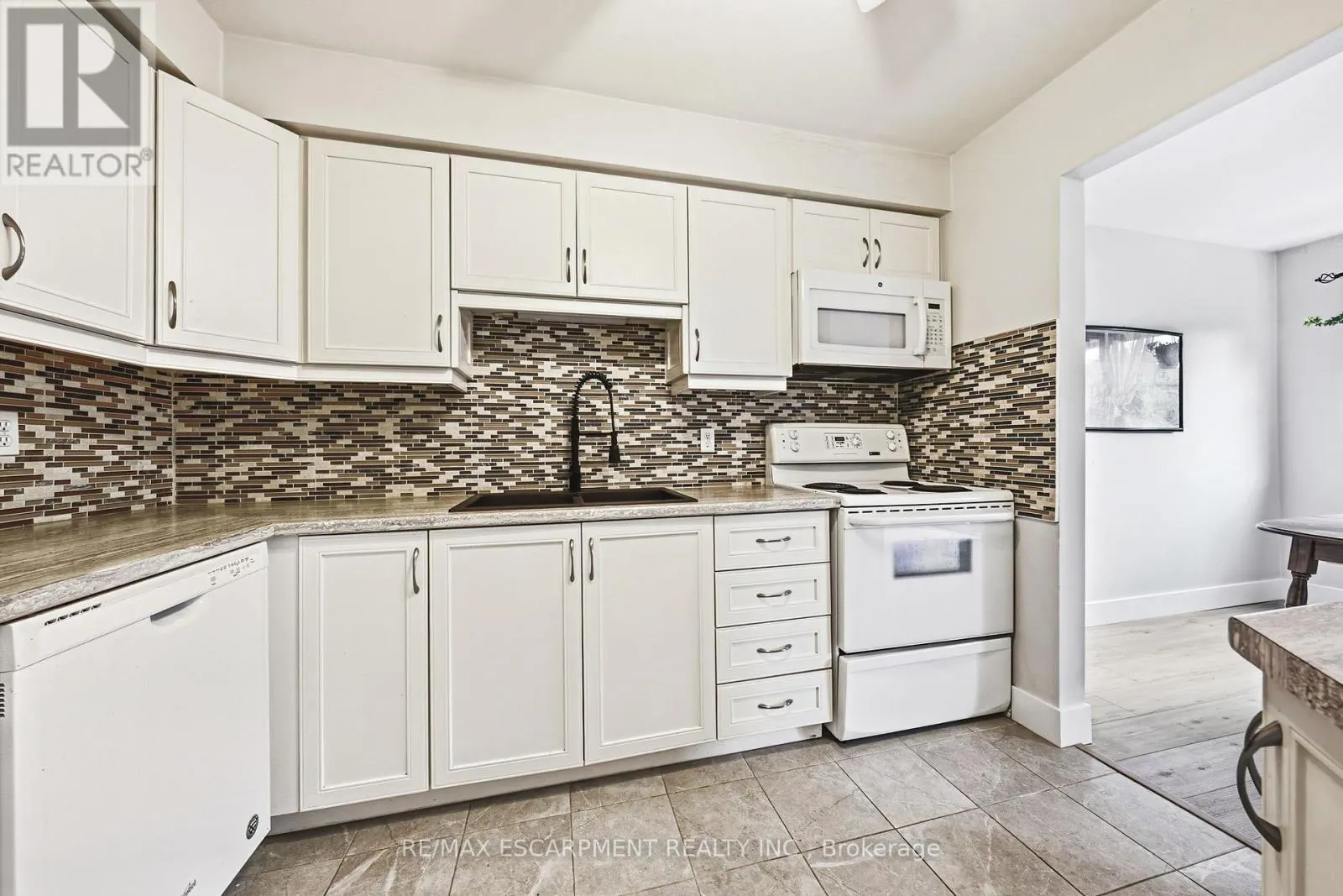 14 - 564 SHERATON ROAD