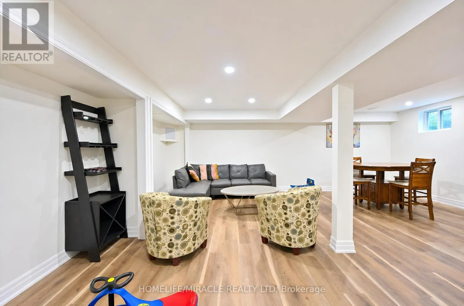 29 HOLMES DRIVE