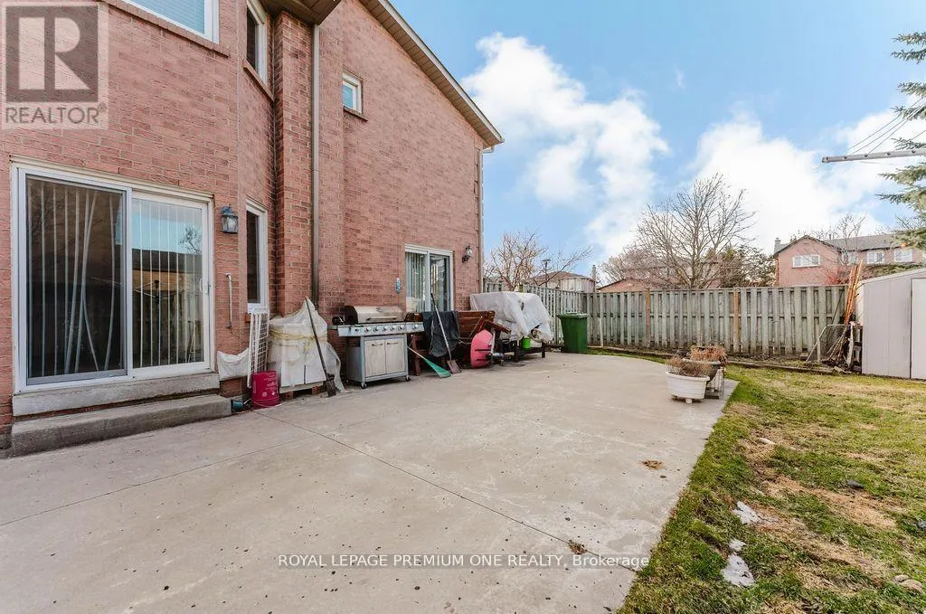 25 SIR LANCELOT COURT