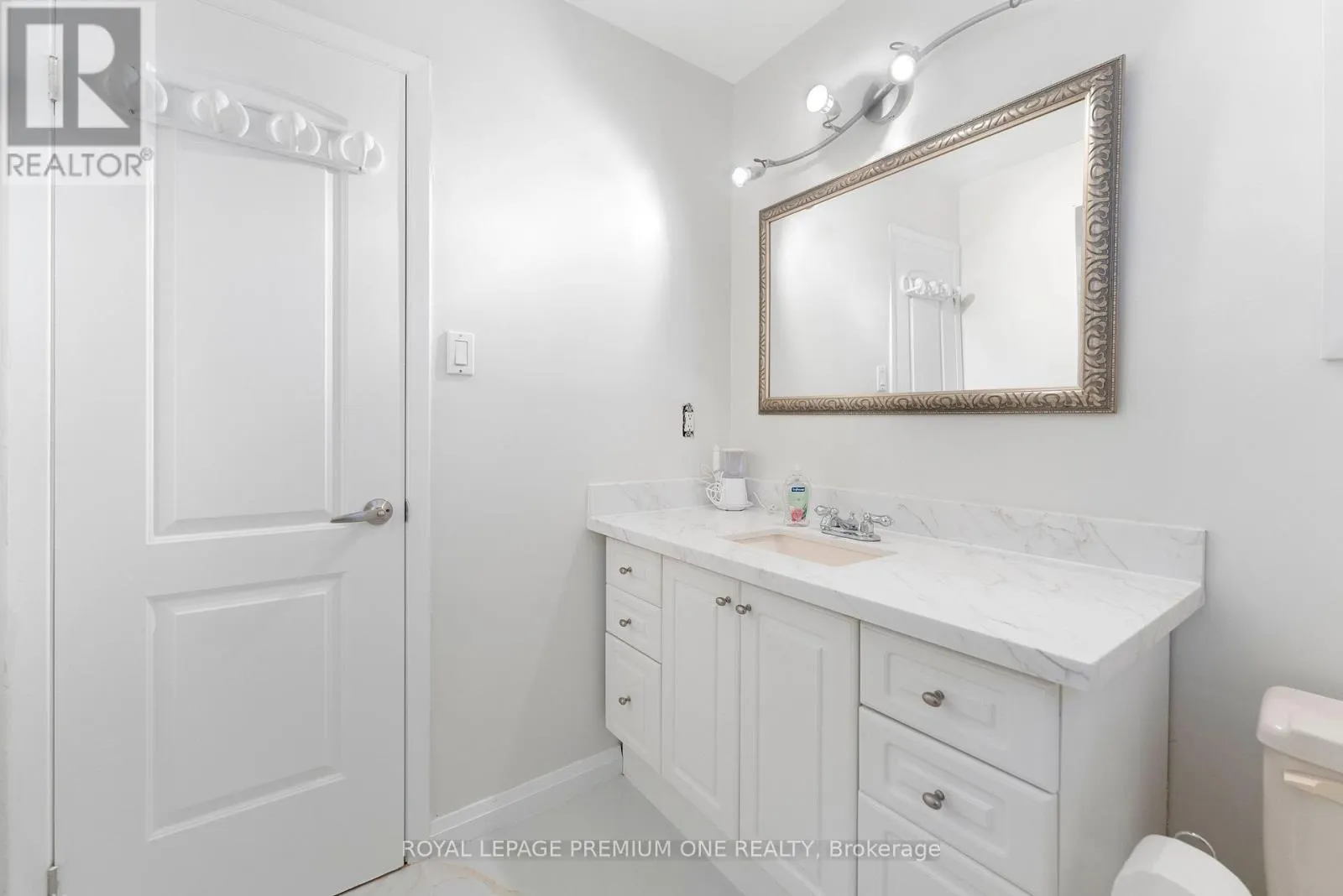 25 SIR LANCELOT COURT