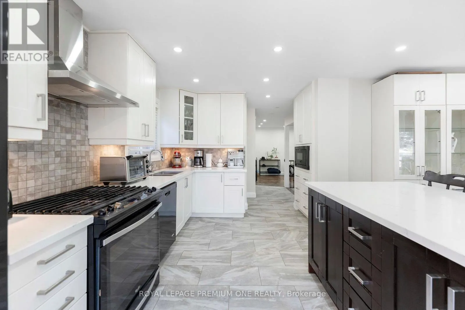 25 SIR LANCELOT COURT