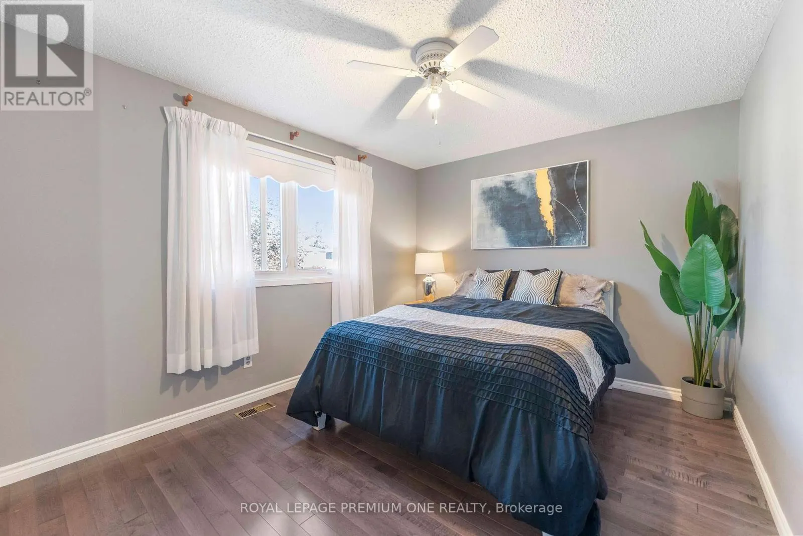 25 SIR LANCELOT COURT