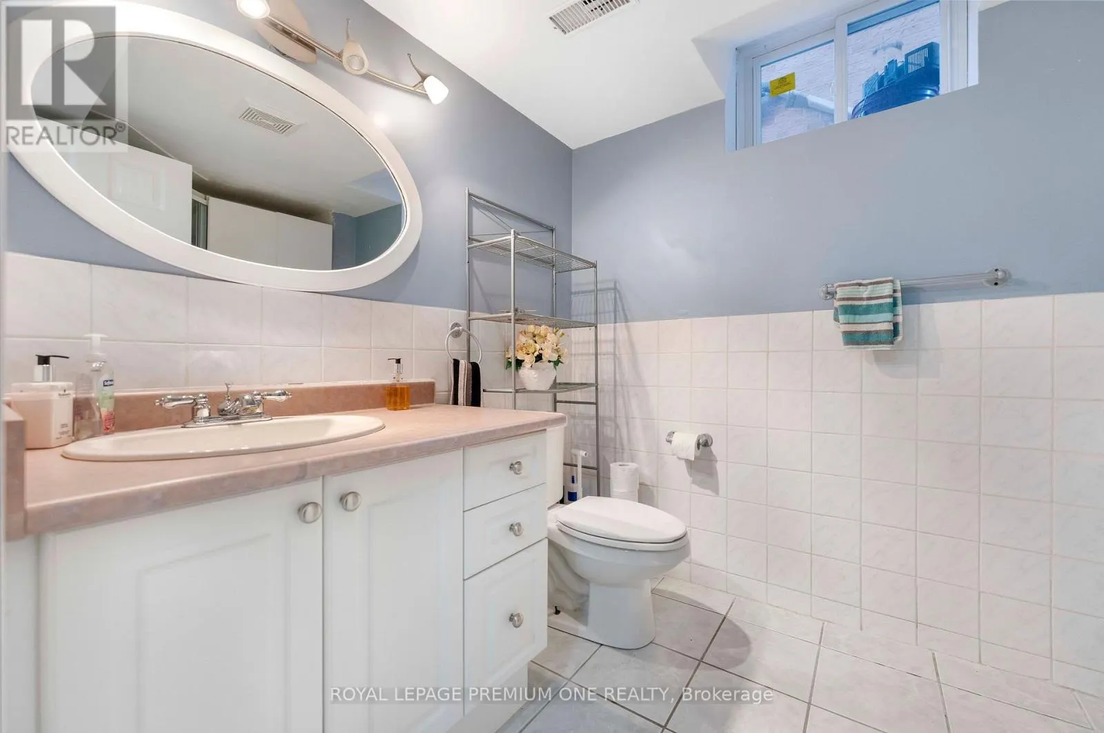 25 SIR LANCELOT COURT