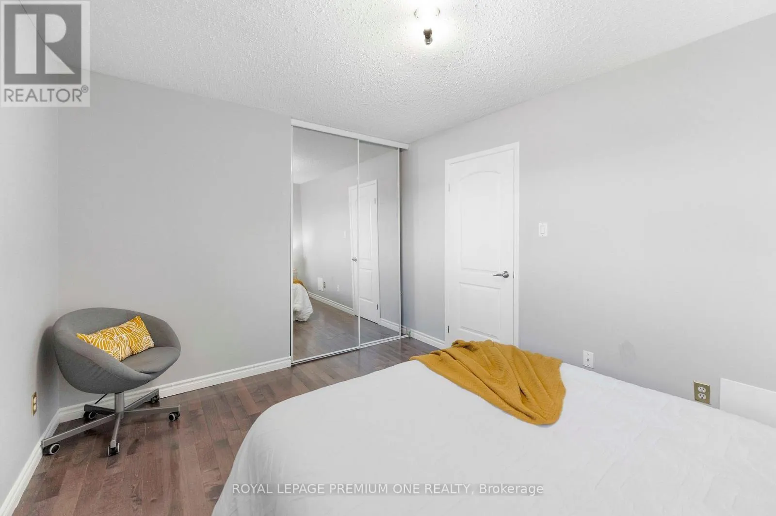 25 SIR LANCELOT COURT
