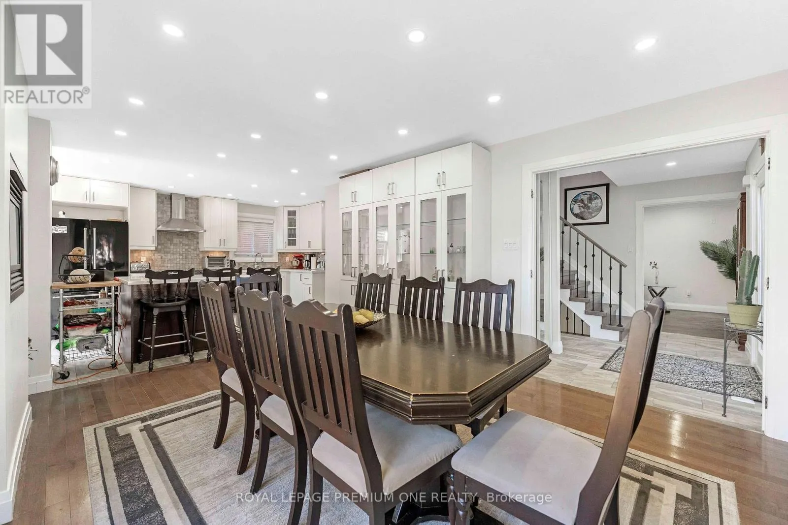 25 SIR LANCELOT COURT