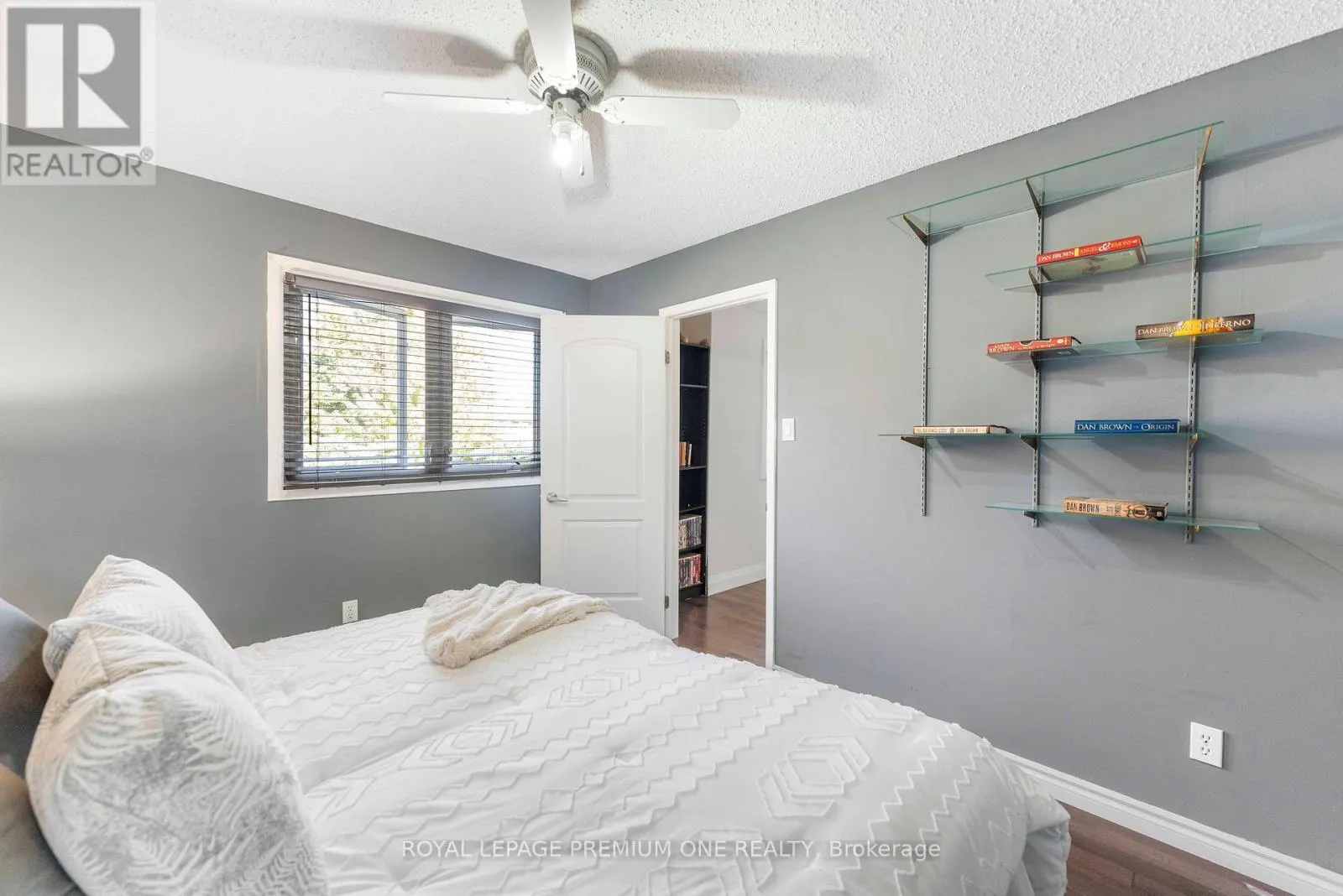 25 SIR LANCELOT COURT