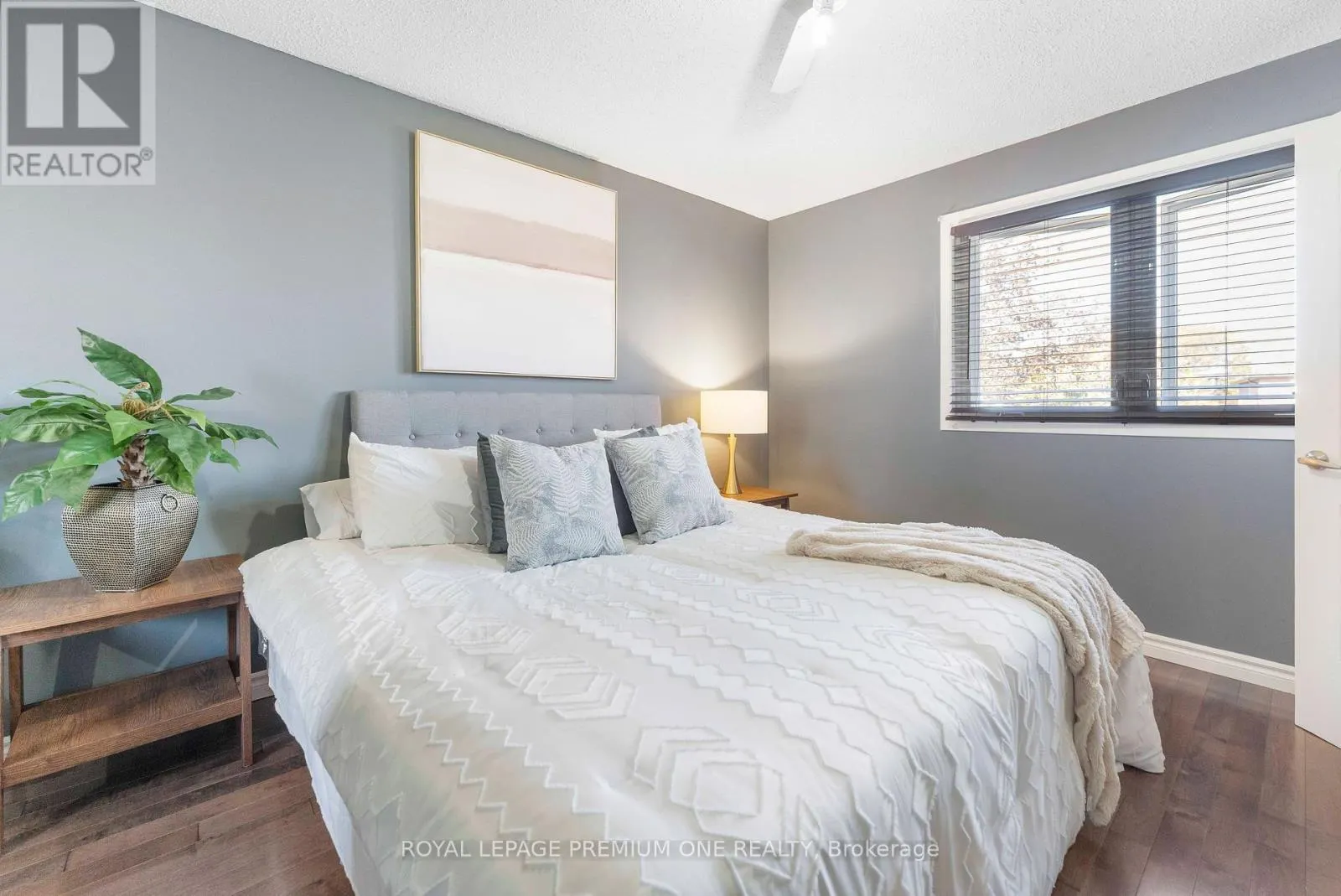 25 SIR LANCELOT COURT