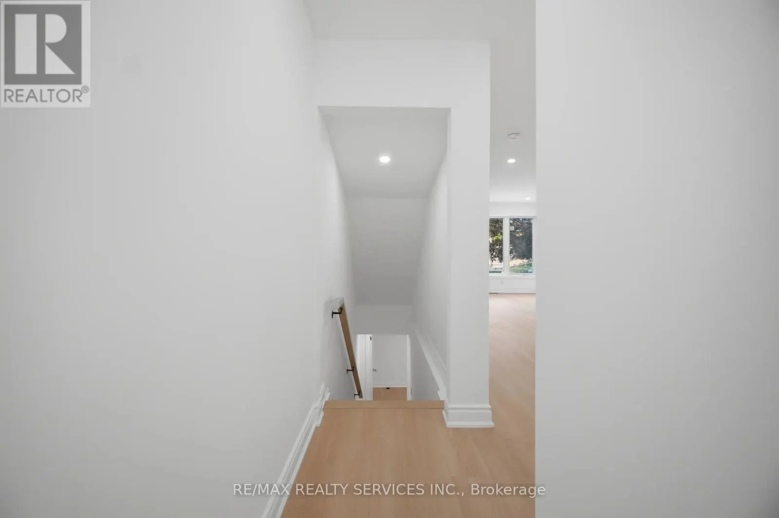 92 CORBY CRESCENT