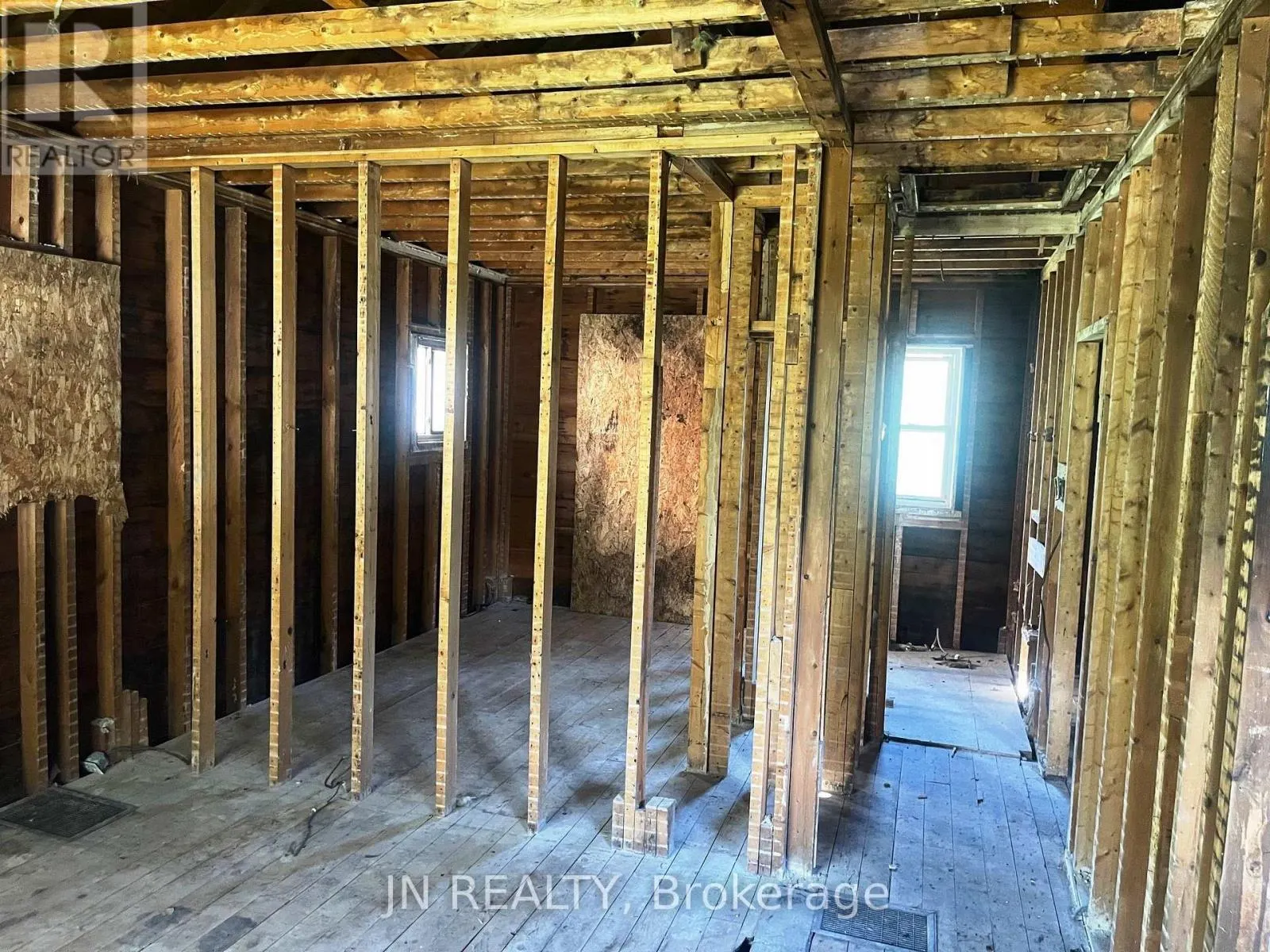 37 ROSEDALE AVENUE W