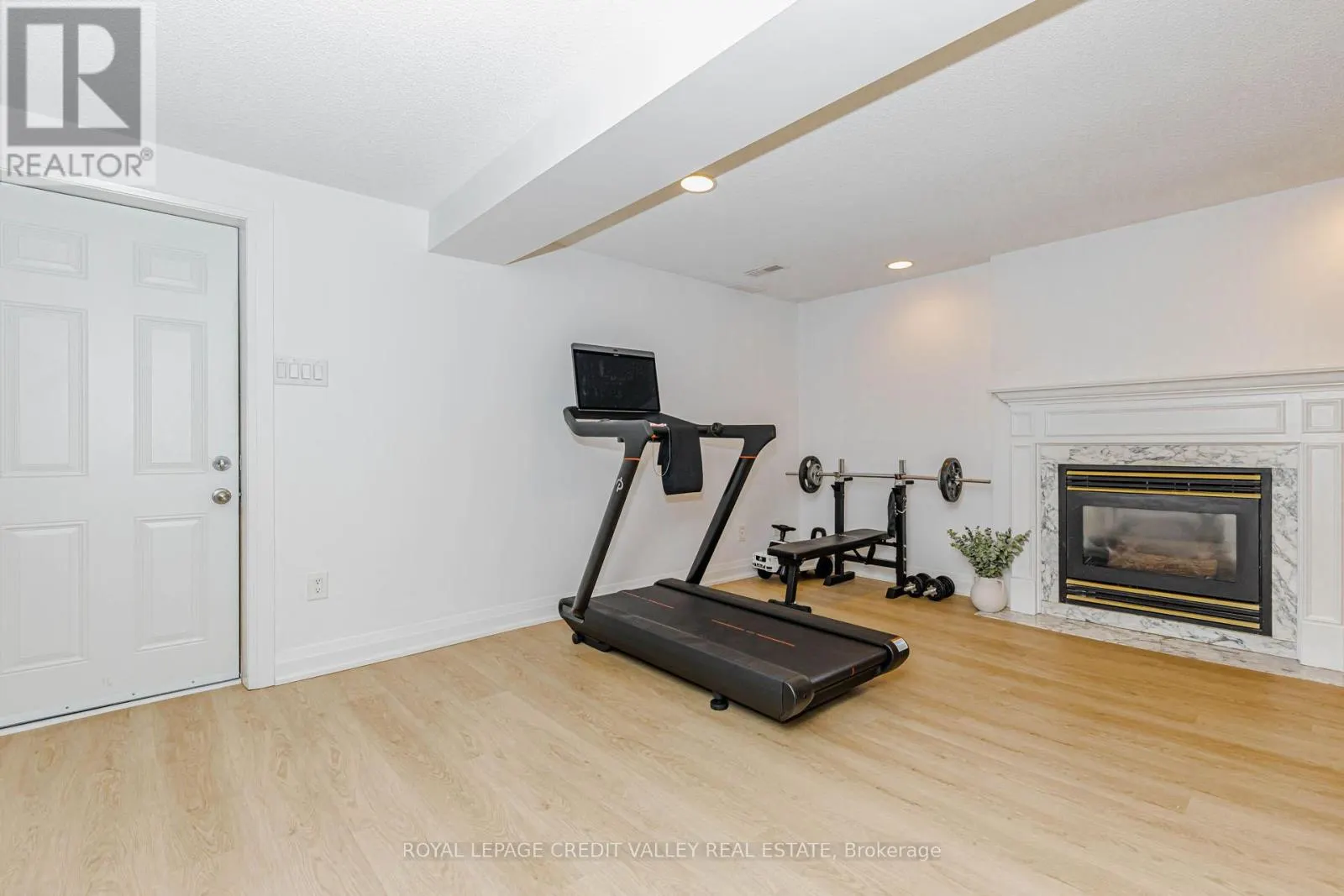 85 DEROSE AVENUE