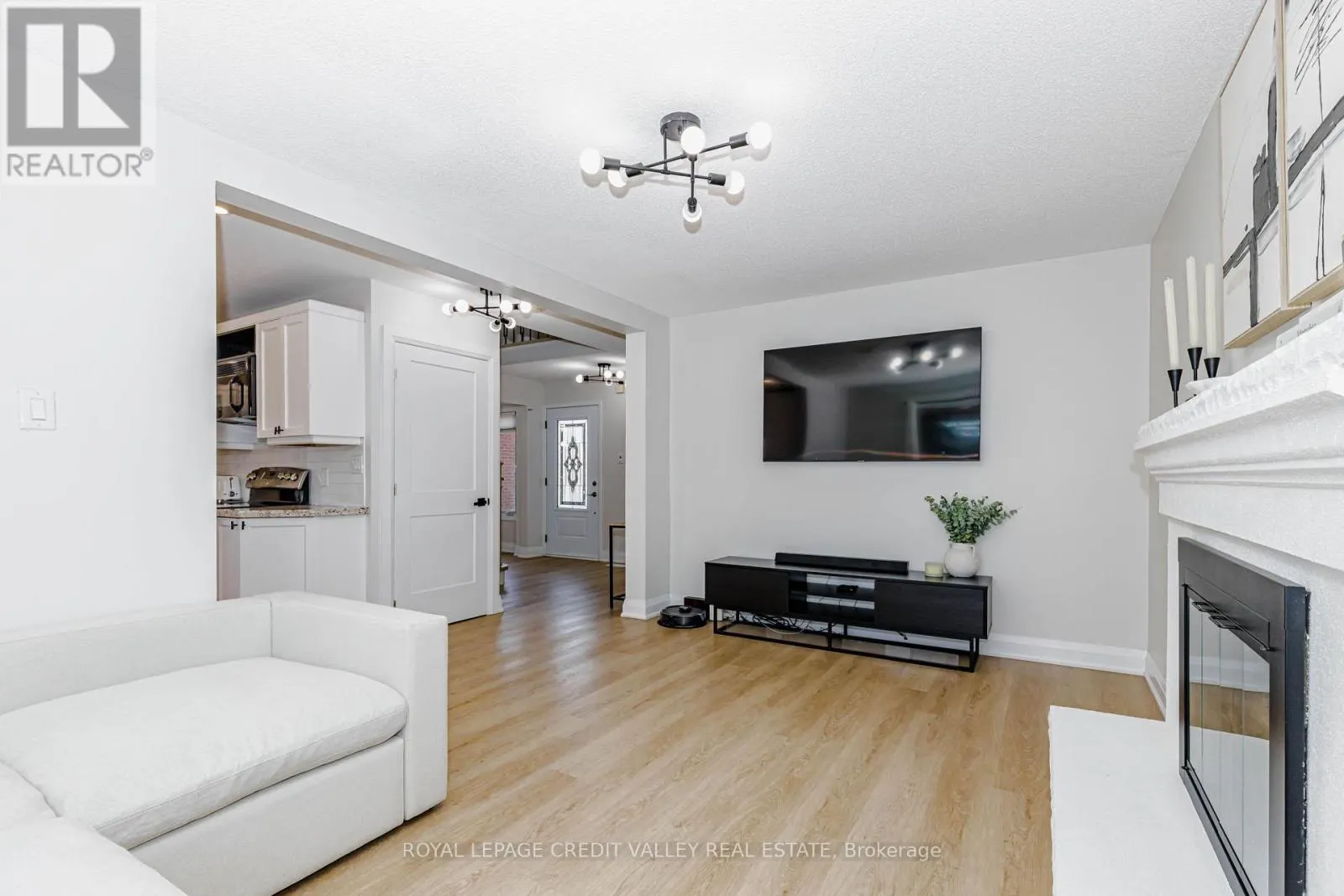 85 DEROSE AVENUE