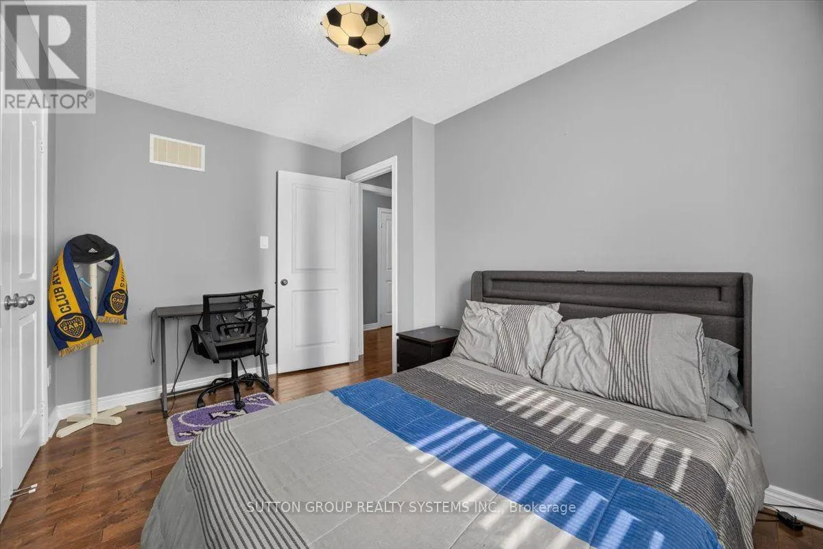 34 BOYCES CREEK COURT