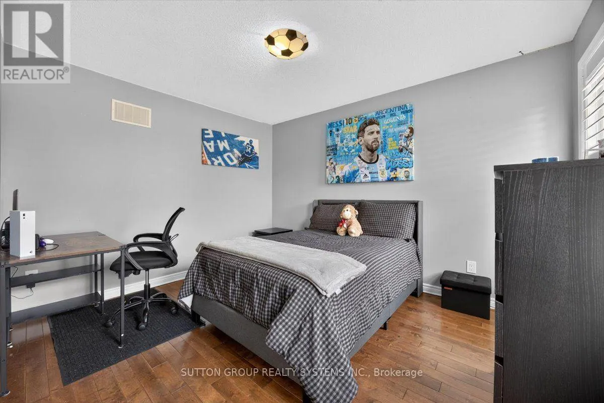 34 BOYCES CREEK COURT