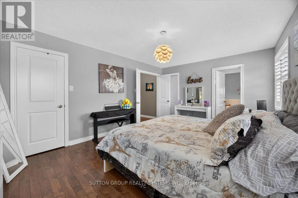 34 BOYCES CREEK COURT