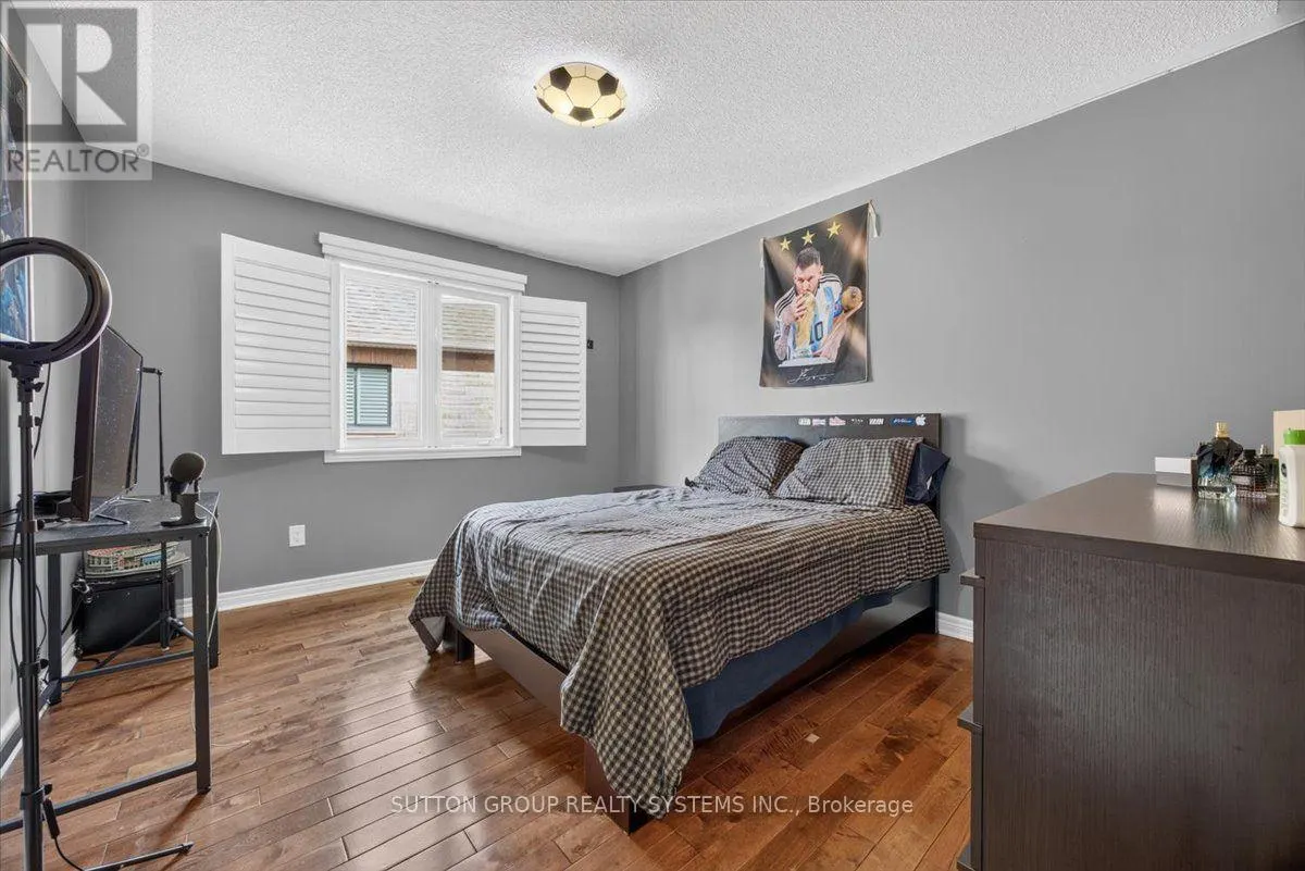34 BOYCES CREEK COURT