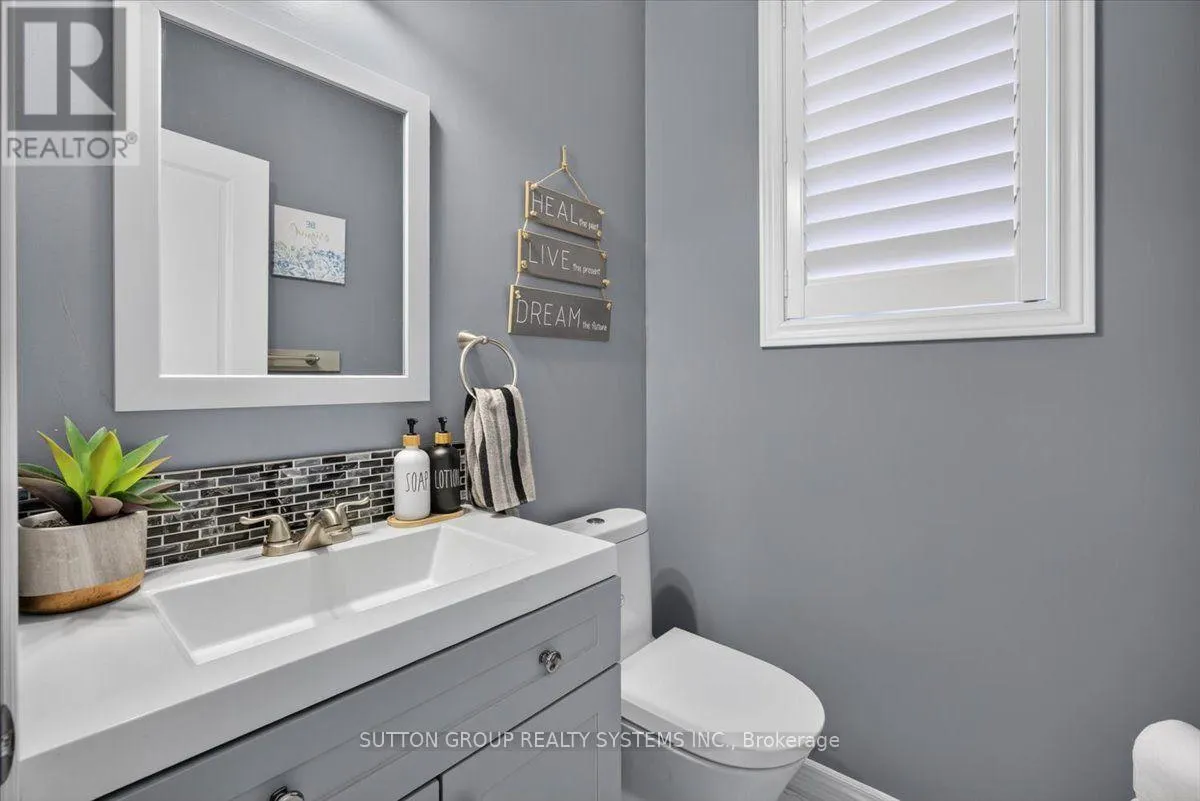 34 BOYCES CREEK COURT