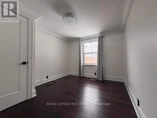 134 QUEEN STREET N