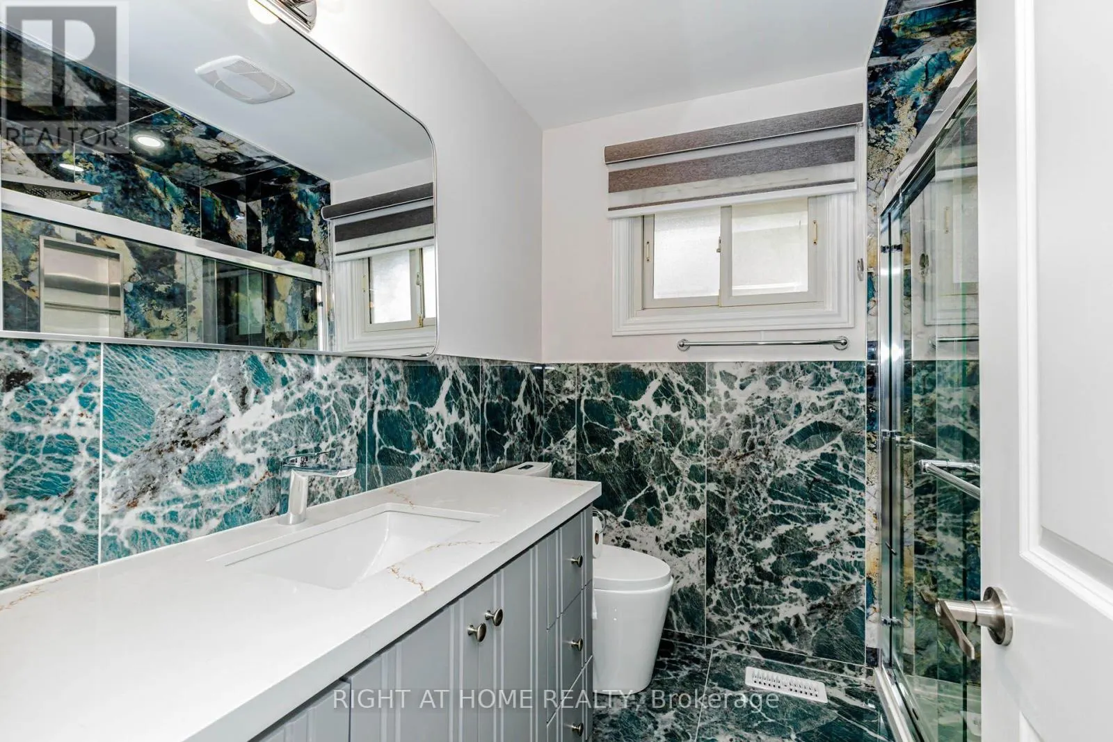 UPPER - 5154 NEW STREET