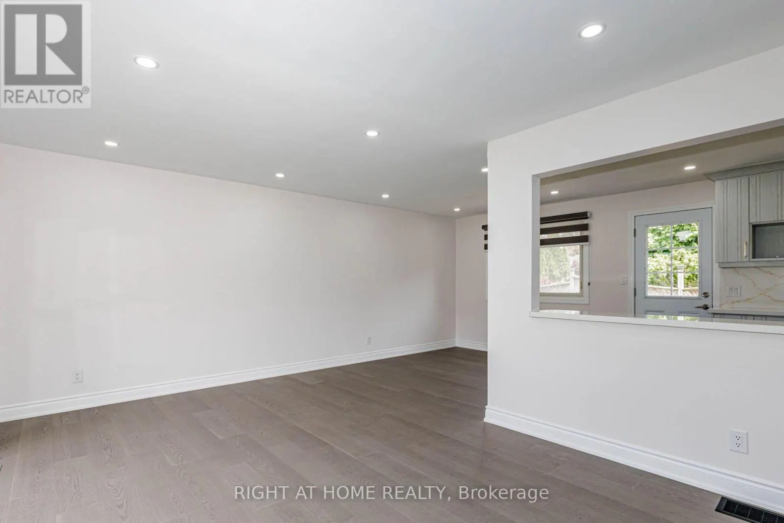 UPPER - 5154 NEW STREET