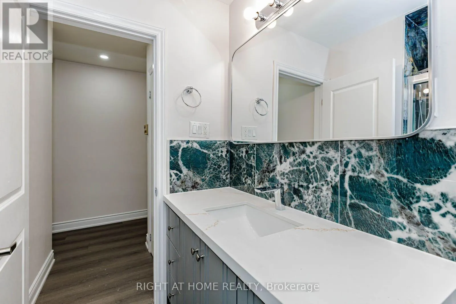 UPPER - 5154 NEW STREET