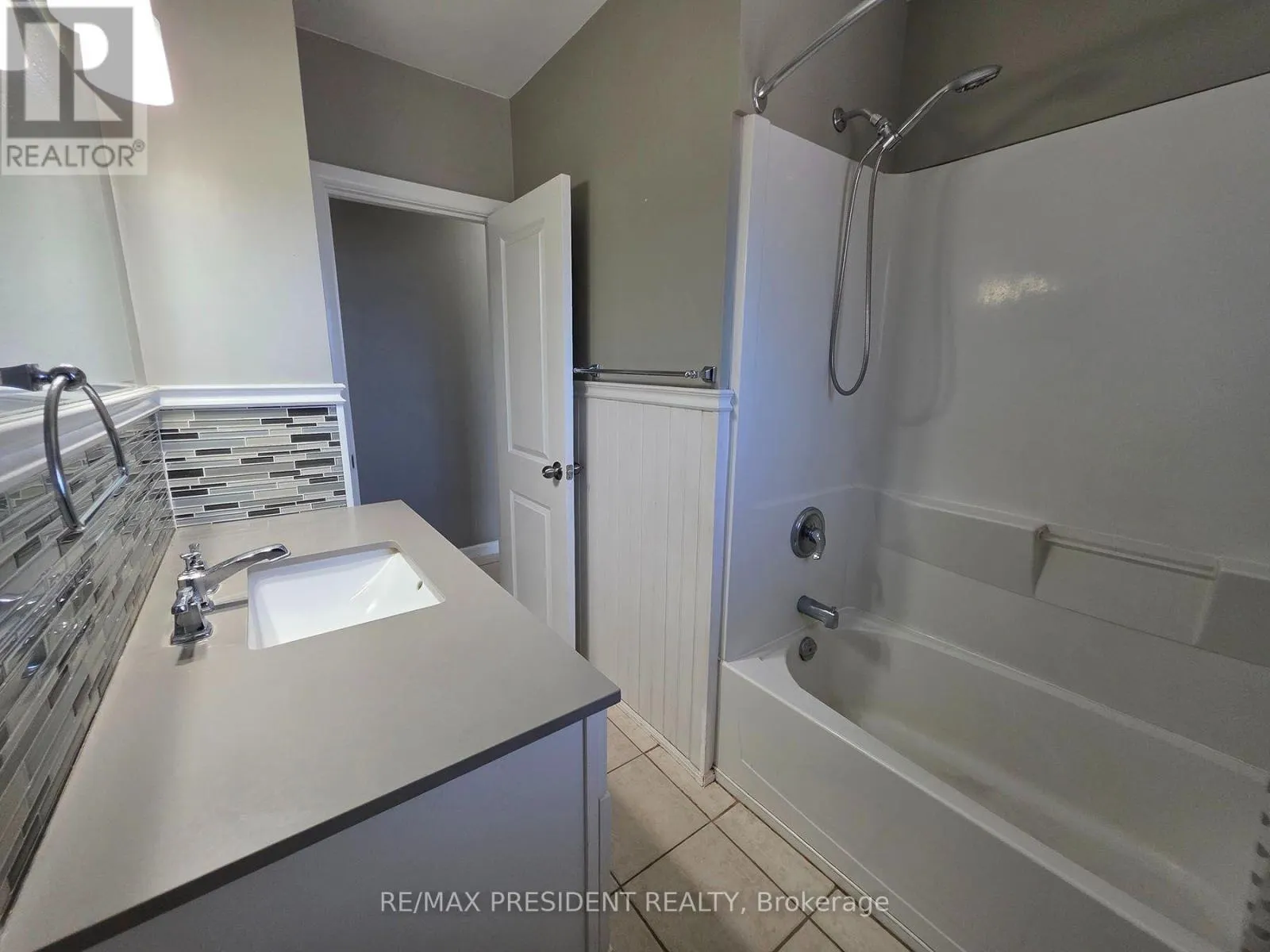 (UPPER) - 2280 MOUNTAINSIDE DRIVE