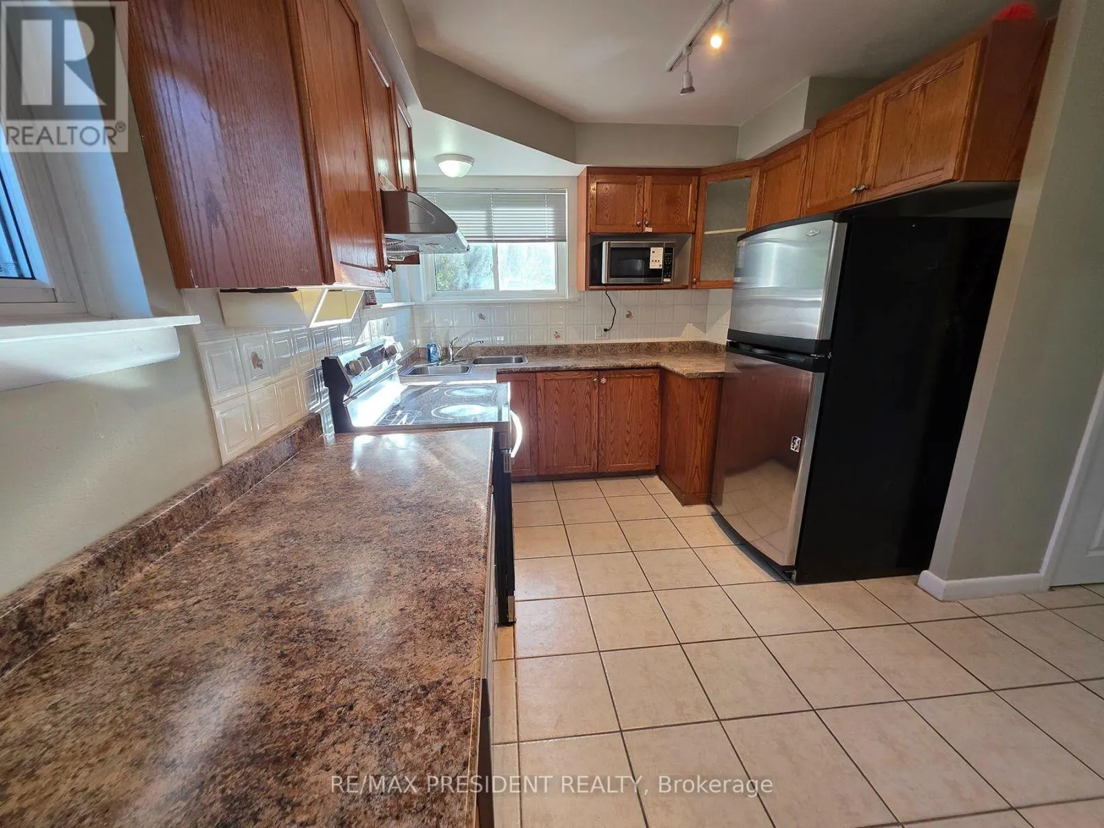 (UPPER) - 2280 MOUNTAINSIDE DRIVE