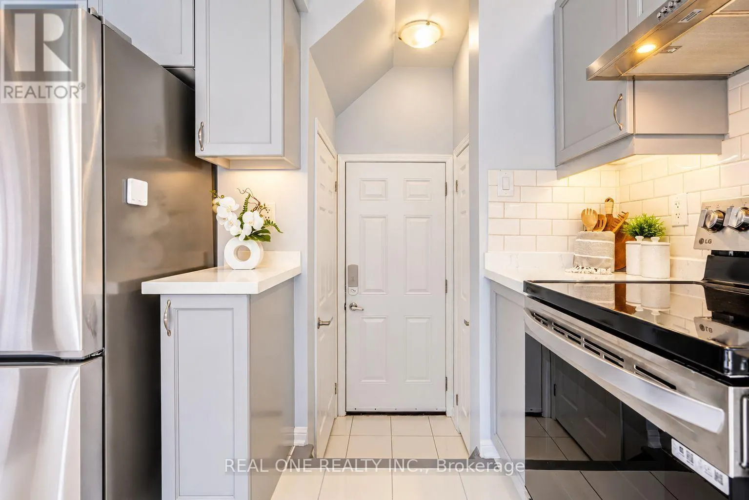 266 WOODLEY CRESCENT